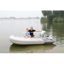 Bateau pneumatique à voile 3m avec hors-bord 4 temps 5HP